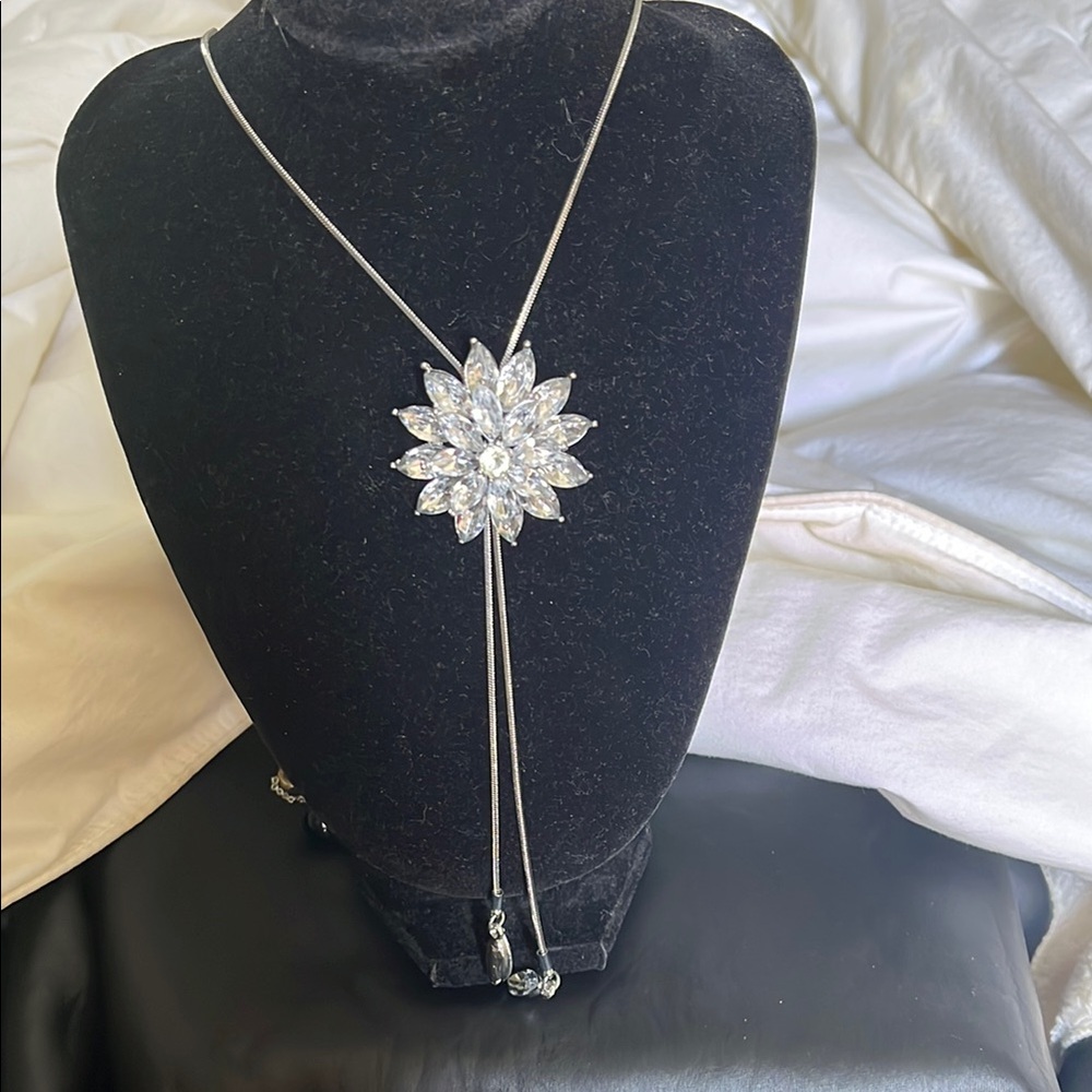 Elegant Silver  Starburst Crystal Floral Pendant Bolo Necklace. Free Shipping